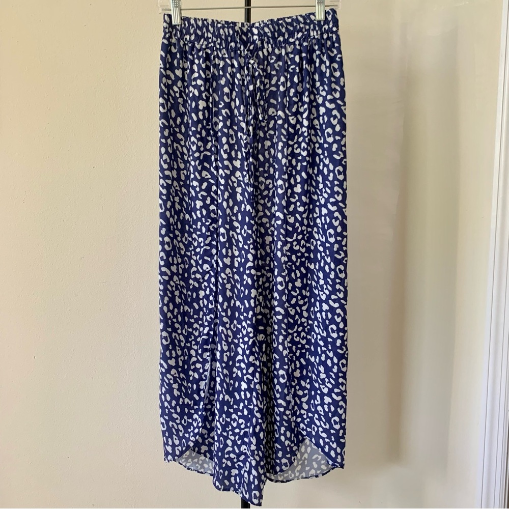 NWOT Blue & White Leopard Print Wide Leg Pants Size Medium - Picture 8 of 10